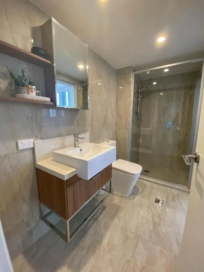 Serenity Surfers Paradise Χρυσή Ακτή 0*,